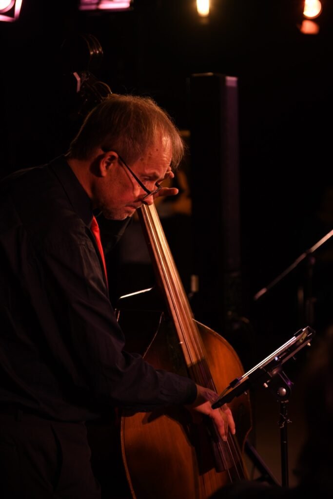 Jörg Heß am Kontrabass – Puro Tango